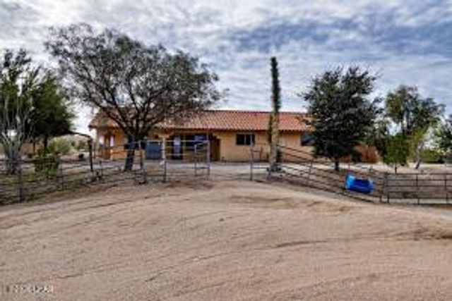 16722 S Lawton Road, Yucca, AZ 86438