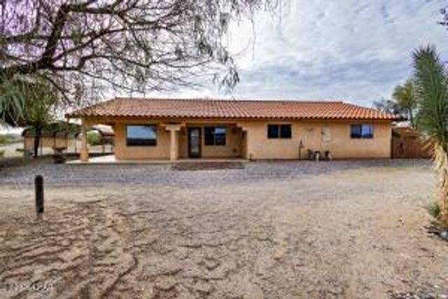 16722 S Lawton Road, Yucca, AZ 86438