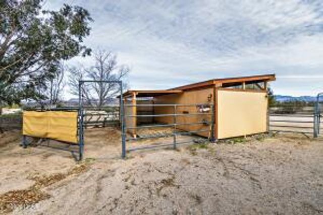 16722 S Lawton Road, Yucca, AZ 86438