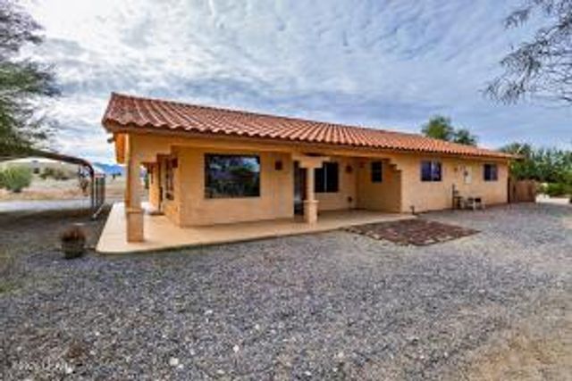 16722 S Lawton Road, Yucca, AZ 86438