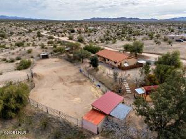 16722 S Lawton Road, Yucca, AZ 86438