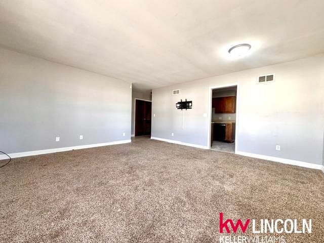 3301 Gott Circle, Lincoln, NE 68524