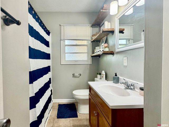 3301 Gott Circle, Lincoln, NE 68524