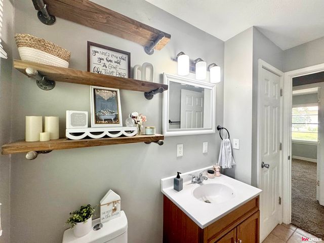 3301 Gott Circle, Lincoln, NE 68524