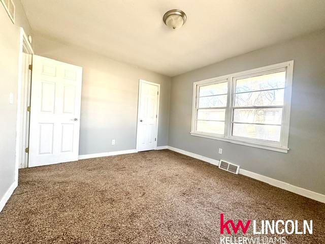 3301 Gott Circle, Lincoln, NE 68524