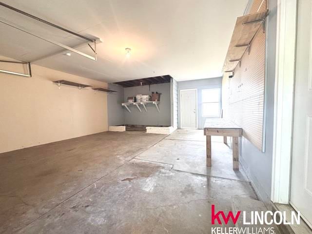 3301 Gott Circle, Lincoln, NE 68524