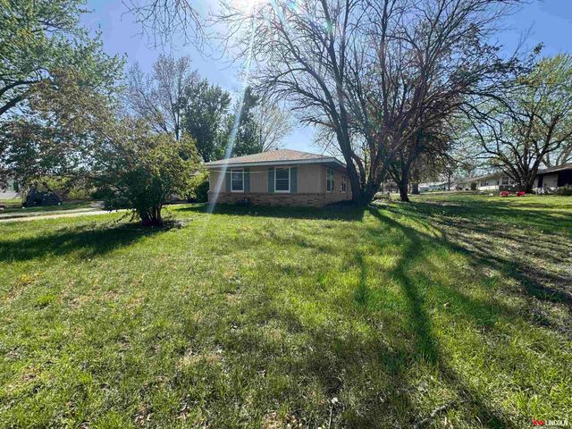 3301 Gott Circle, Lincoln, NE 68524