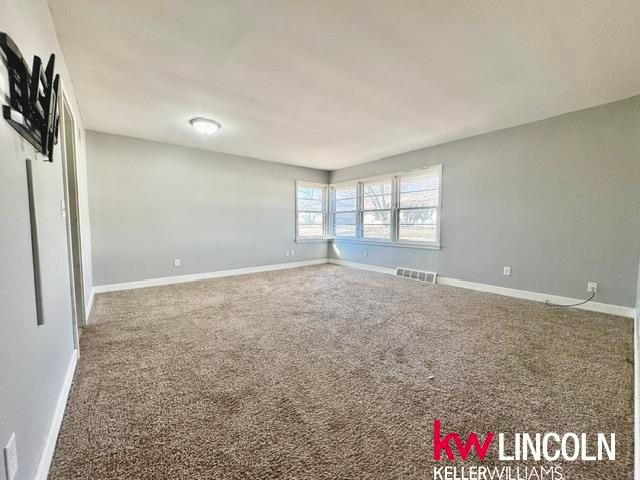 3301 Gott Circle, Lincoln, NE 68524