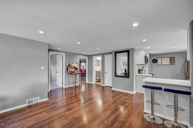 5814 Lake Cable Avenue NW, Canton, OH 44718