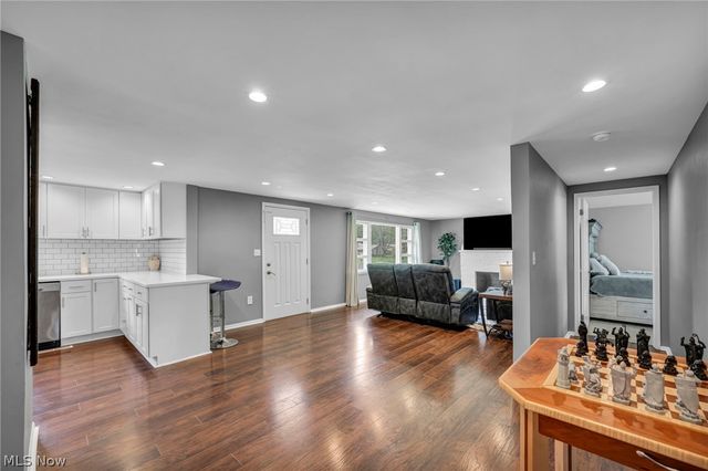 5814 Lake Cable Avenue NW, Canton, OH 44718