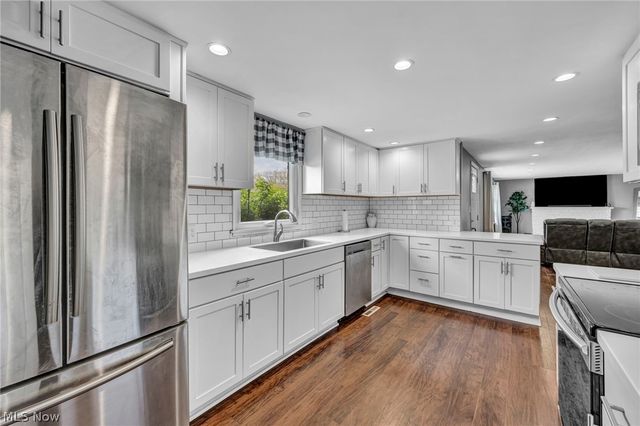 5814 Lake Cable Avenue NW, Canton, OH 44718