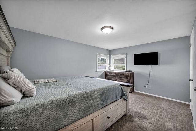 5814 Lake Cable Avenue NW, Canton, OH 44718