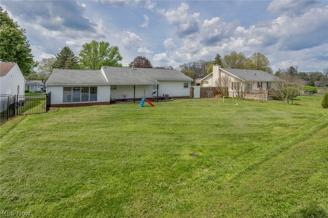 5814 Lake Cable Avenue NW, Canton, OH 44718