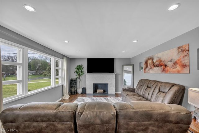 5814 Lake Cable Avenue NW, Canton, OH 44718