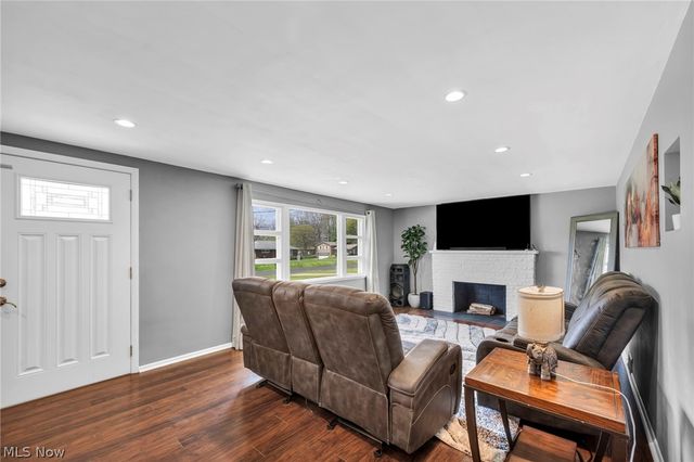 5814 Lake Cable Avenue NW, Canton, OH 44718