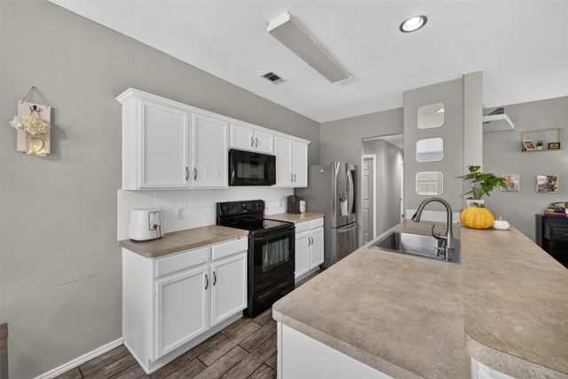 122 Coyote Run, Waxahachie, TX 75165