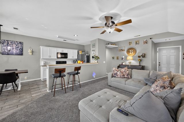 122 Coyote Run, Waxahachie, TX 75165