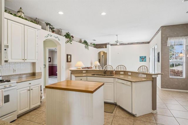 232 VIA MARIEL EAST DRIVE, Davenport, FL 33896