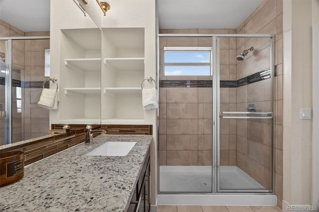 19518 E Sunset Circle, Aurora, CO 80015