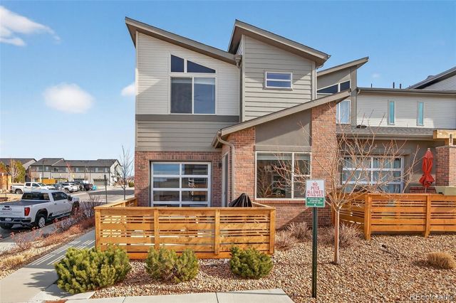 19518 E Sunset Circle, Aurora, CO 80015