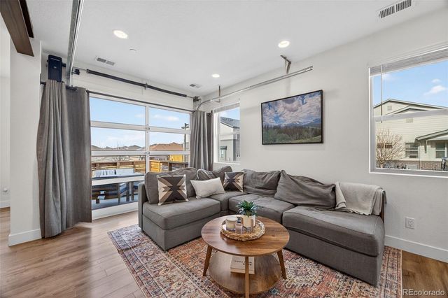 19518 E Sunset Circle, Aurora, CO 80015