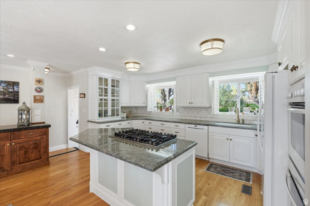 Image 16 of property listing at 1616 E SUNSET DR, Logan, UT 84321