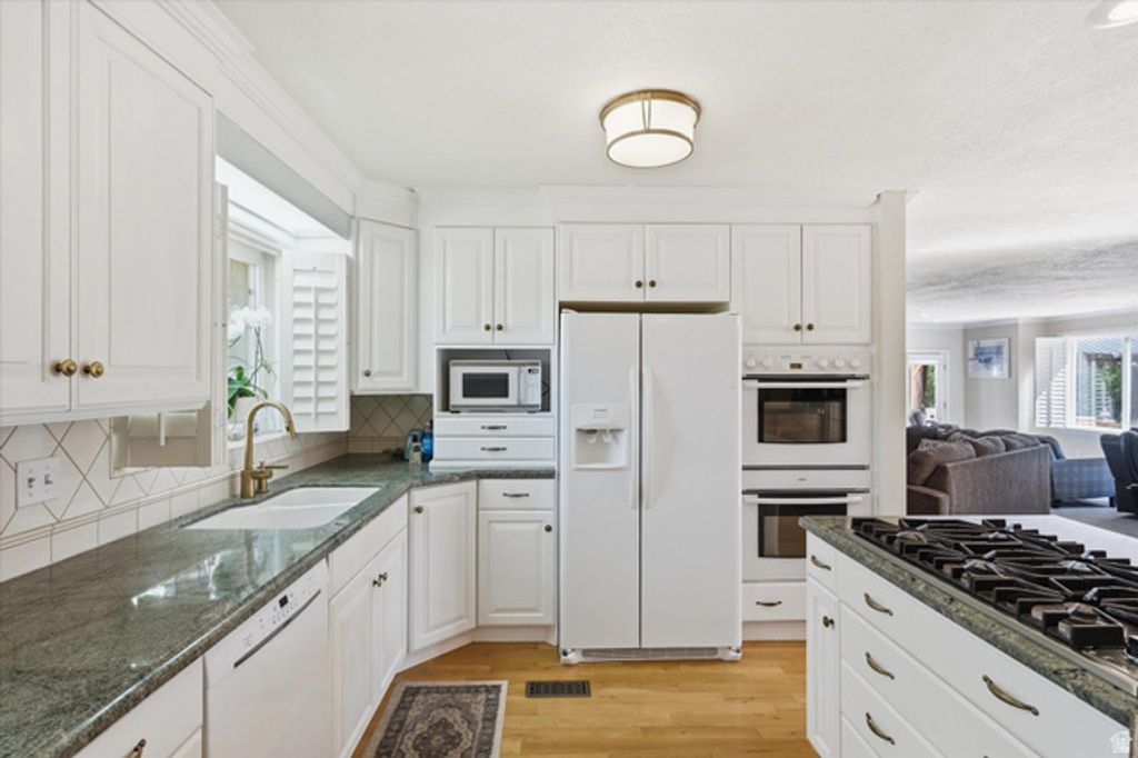 Image 18 of property listing at 1616 E SUNSET DR, Logan, UT 84321