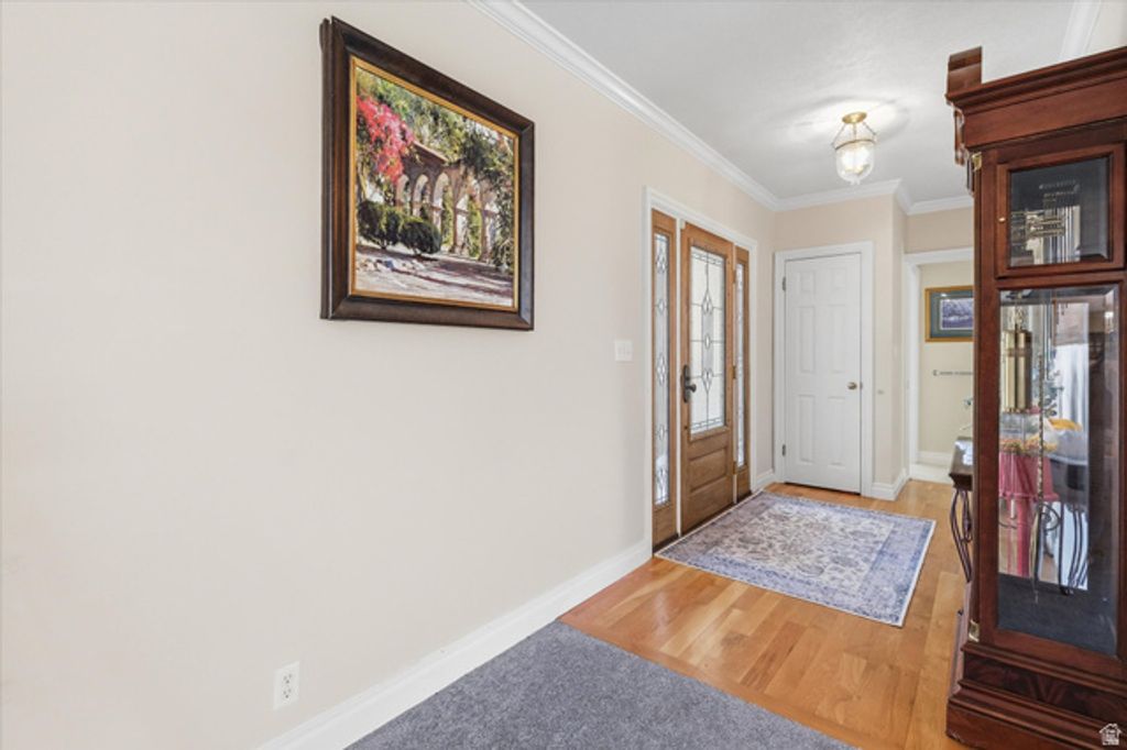 Image 4 of property listing at 1616 E SUNSET DR, Logan, UT 84321