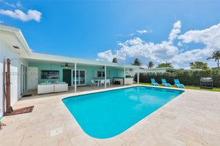 614 S Crescent Dr, Hollywood, FL 33021