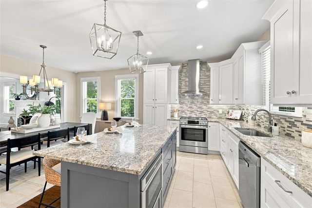 841 24TH AVENUE N, St Petersburg, FL 33704