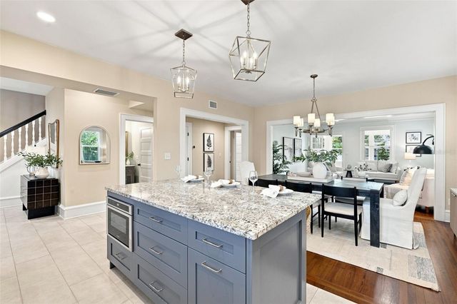 841 24TH AVENUE N, St Petersburg, FL 33704