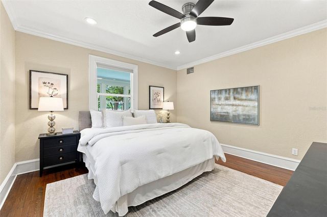 841 24TH AVENUE N, St Petersburg, FL 33704