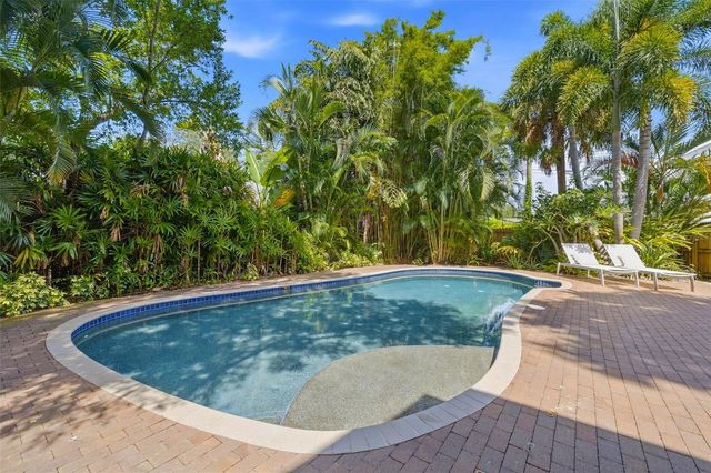 841 24TH AVENUE N, St Petersburg, FL 33704