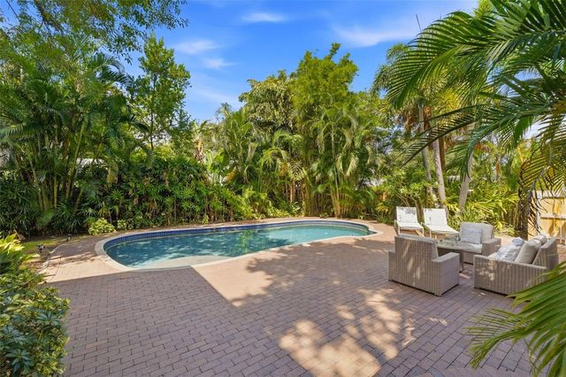 841 24TH AVENUE N, St Petersburg, FL 33704