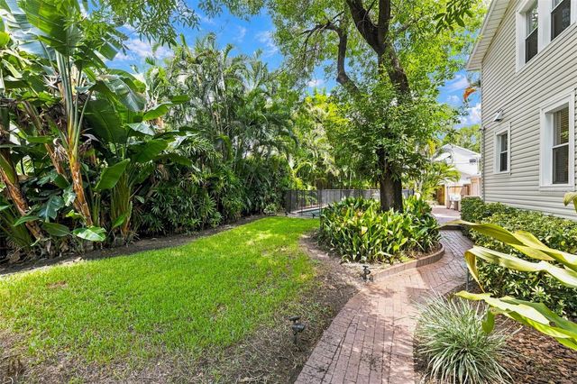 841 24TH AVENUE N, St Petersburg, FL 33704