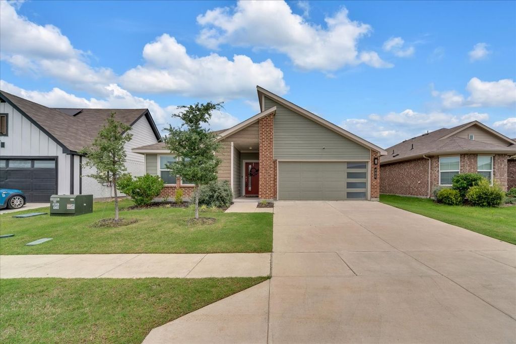 732 Trinity Park Trail, Alvarado, TX 76009