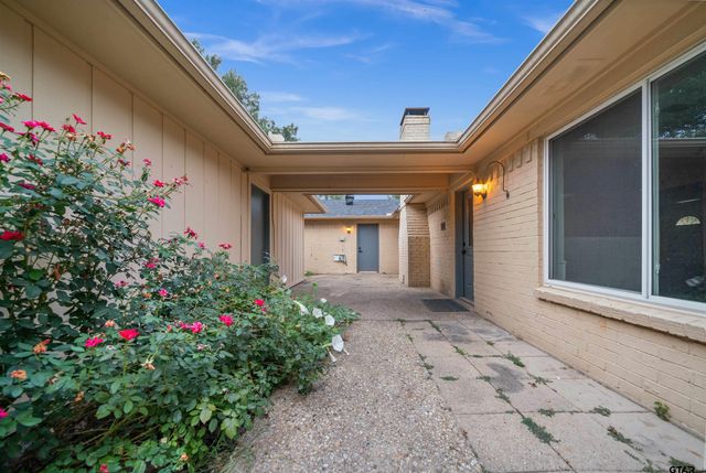 4715 Edinburgh, Tyler, TX 75703