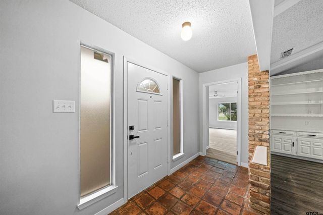 4715 Edinburgh, Tyler, TX 75703