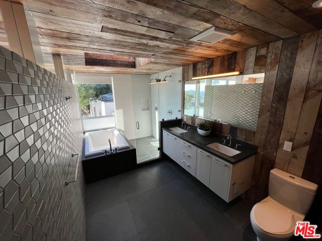 7650 Curson Terrace, Los Angeles, CA 90046