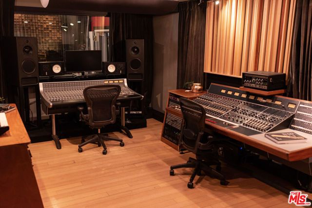 7650 Curson Terrace, Los Angeles, CA 90046