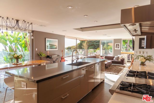 7650 Curson Terrace, Los Angeles, CA 90046