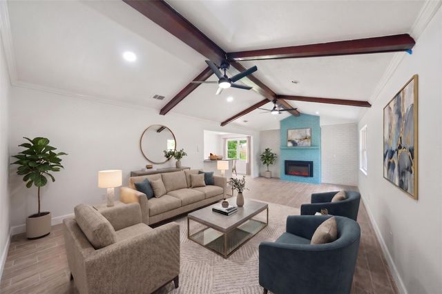 9096 N Comanche Circle, Willis, TX 77378