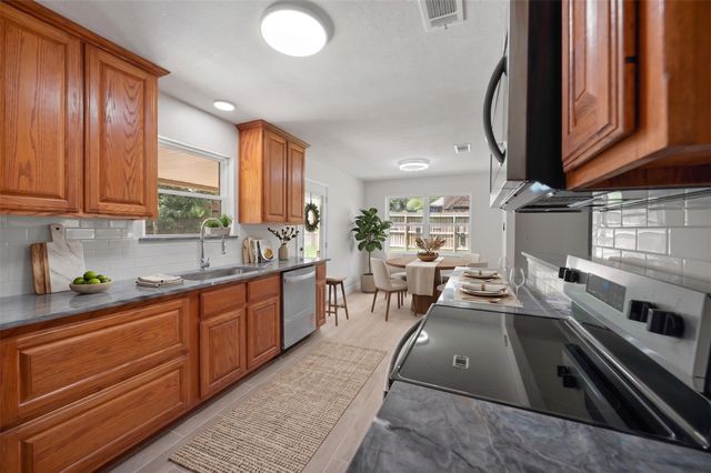 9096 N Comanche Circle, Willis, TX 77378