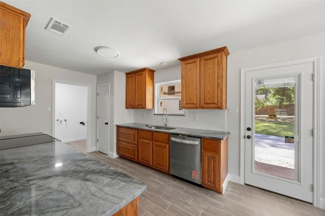 9096 N Comanche Circle, Willis, TX 77378