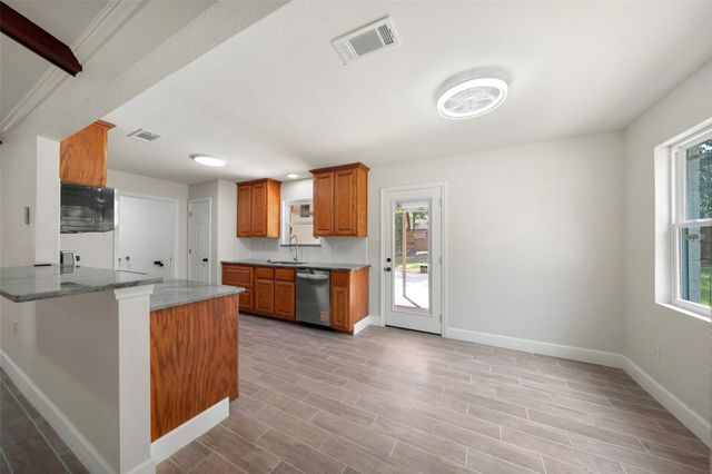 9096 N Comanche Circle, Willis, TX 77378