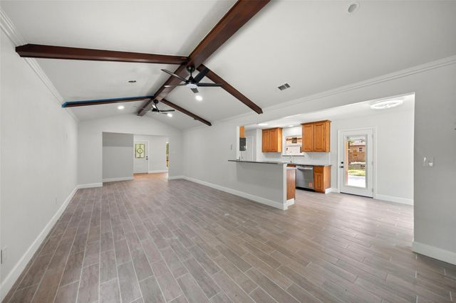 9096 N Comanche Circle, Willis, TX 77378