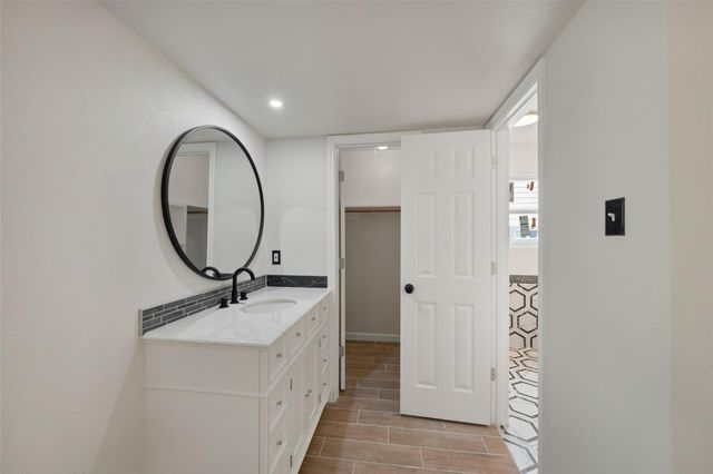 9096 N Comanche Circle, Willis, TX 77378