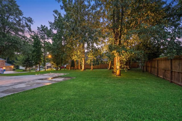 9096 N Comanche Circle, Willis, TX 77378