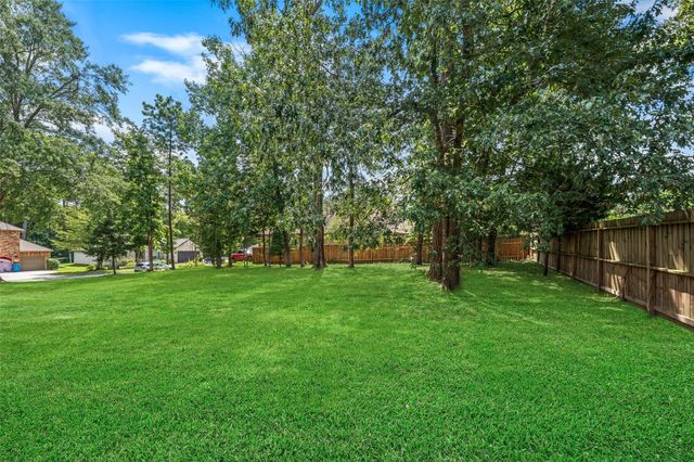 9096 N Comanche Circle, Willis, TX 77378