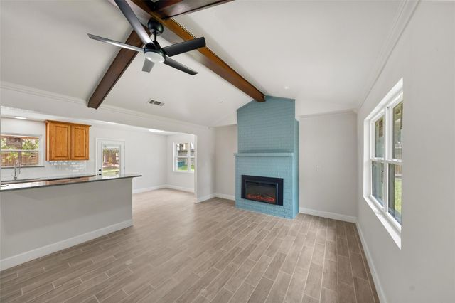 9096 N Comanche Circle, Willis, TX 77378